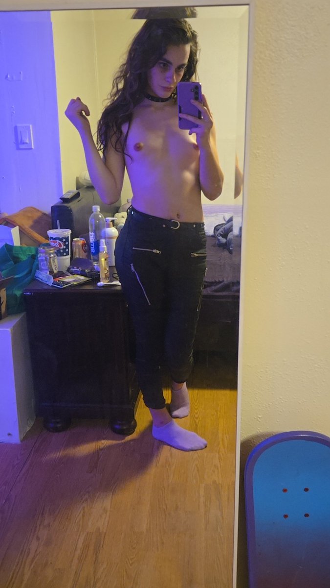grindc0regirl's tweet photo. Not enough horny gooners in my DMs 🙃
You'd think there would be considering I'm offering free cam sessions and pics 🤷‍♀️ https://t.co/KWHP9ipv0q