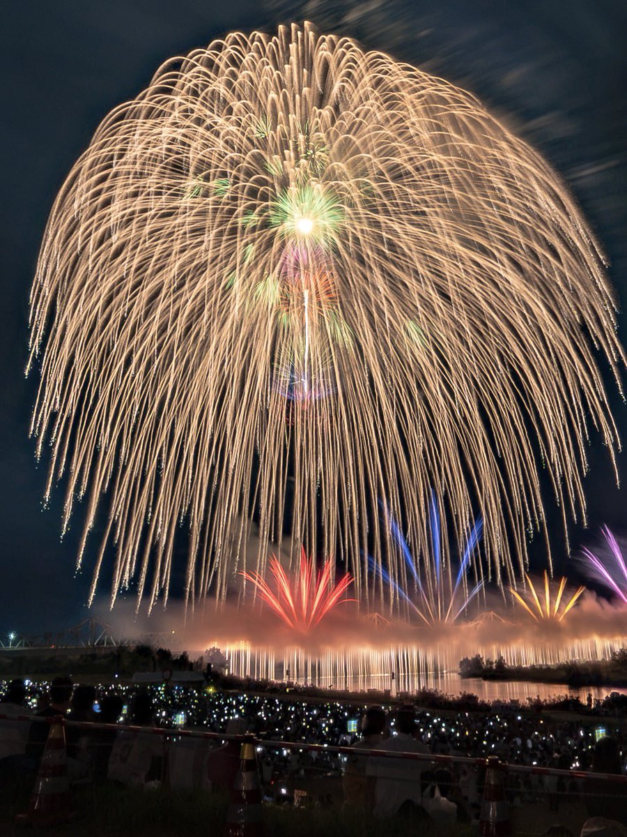 3m1ek's tweet photo. 長岡花火2日目
正三尺玉特集
全4発、すべて絶好のコンディションで撮影できました https://t.co/AcjP6w0KmE
