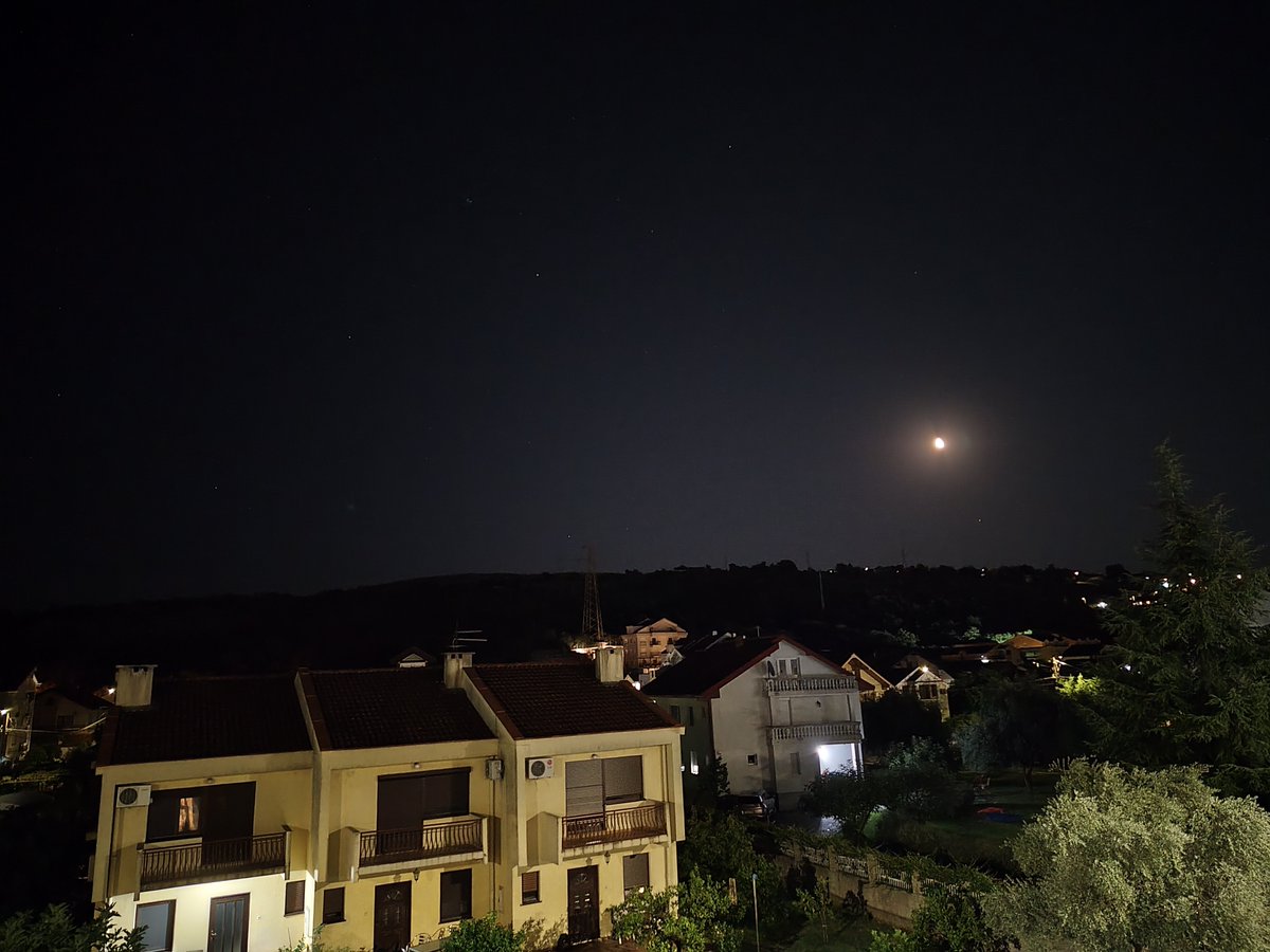 MilicaCoki's tweet photo. Mjesec i ja, svako na svom nebu, a opet zajedno. ✨ https://t.co/bGGIYj1Zhw