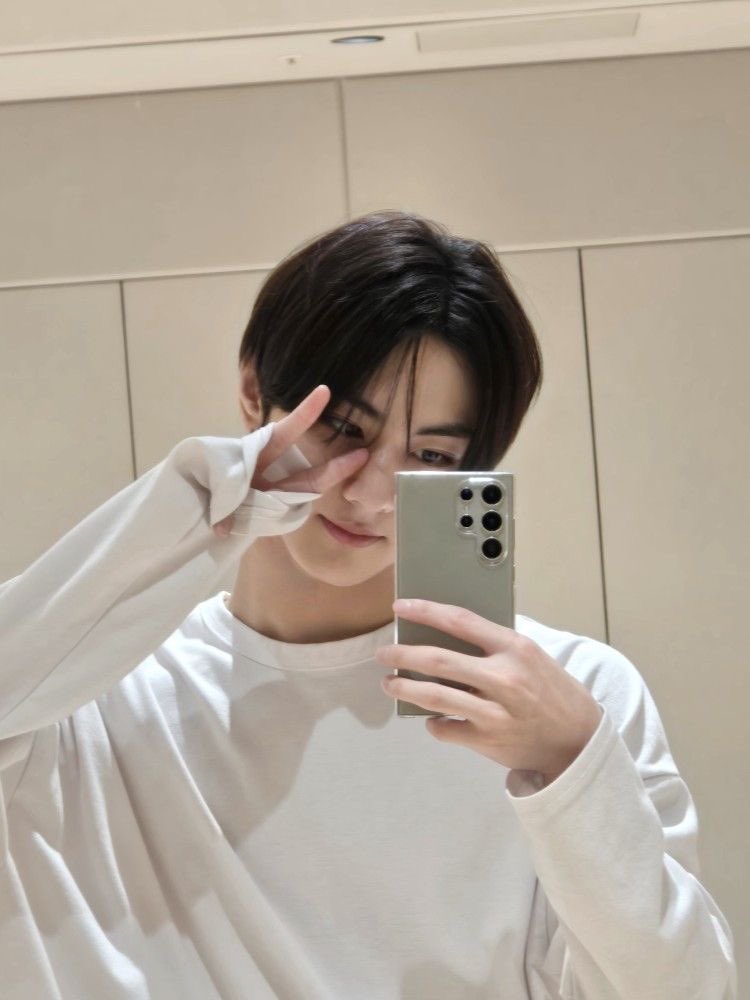 420209catsonly's tweet photo. 퇴근~~~...내일만 일 갔다오면 집에 붙어있다가 부산콘이다,,,♡ 
할일 산더민데 목금 긴장돼서 걍 날릴 듯 https://t.co/54MpvJHuMc