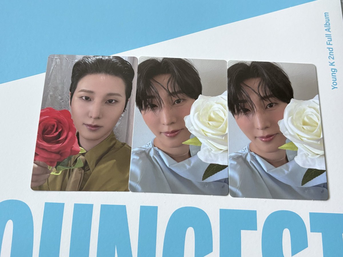daysix_forever's tweet photo. 미쳐따 지갑반에서 포카 세 장 나왔어요 ˃̶͈̑◡˂̶͈̑
꽃을 든 영혀니 ~~ 🌹🌹 https://t.co/Y3j5uUqhBM