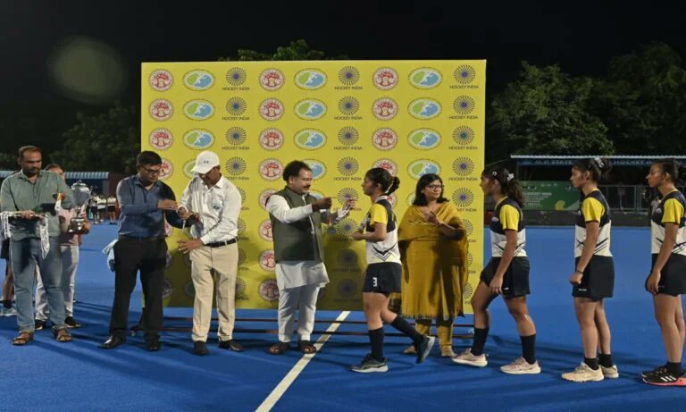 Nava_Bharat's tweet photo. मध्यप्रदेश हॉकी अकादमी ने राष्ट्रीय चैंपियनशिप में किया क्लीन स्वीप, जूनियर और सब-जूनियर दोनों खिताब जीते
https://t.co/NLxvrV6Vvi

#MPHockey #MadhyaPradesh #HockeyIndia #NationalChampionship #JuniorHockey #SubJuniorHockey #Champions #CleanSweep #SportsNews #IndianHockey #HockeyAcademy #MPSports #YouthHockey #GoldMedal #Victory #SportsUpdate #PrideOfMP #TeamMP #HockeyChampions #मध्यप्रदेश #हॉकी #राष्ट्रीयचैंपियनशिप #एमपीहॉकी #खेलसमाचार #गोल्डमेडल