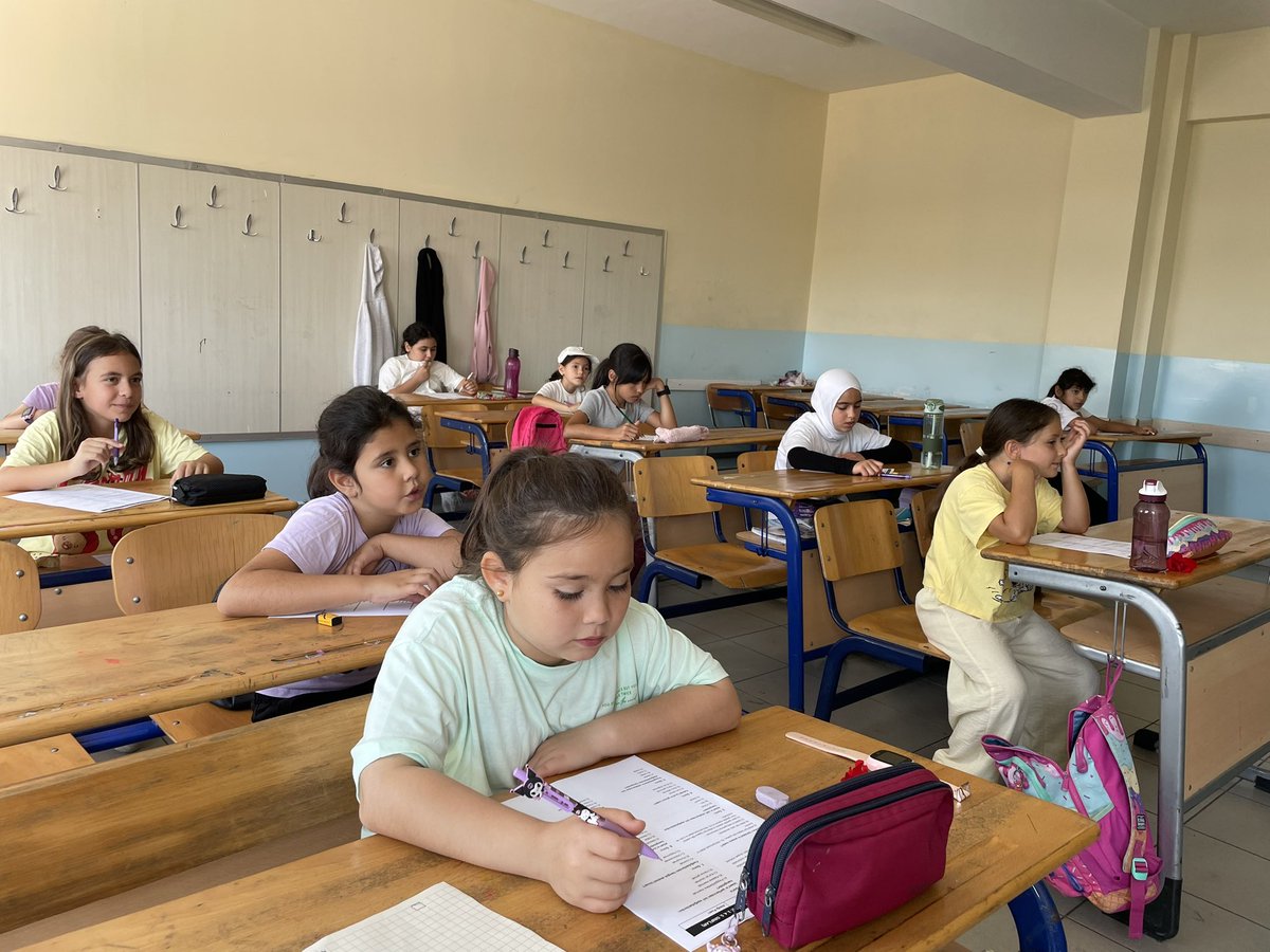 tugvabolu's tweet photo. 📚 Yaz Okulu Bilgi Yarışması 🏆

Bilgiyle yarışan, heyecanı paylaşan ve dostça rekabet eden öğrencilerimiz, hem öğrendiklerini pekiştirdi hem de unutulmaz anılar biriktirdi. https://t.co/GHxfS6DwVV
