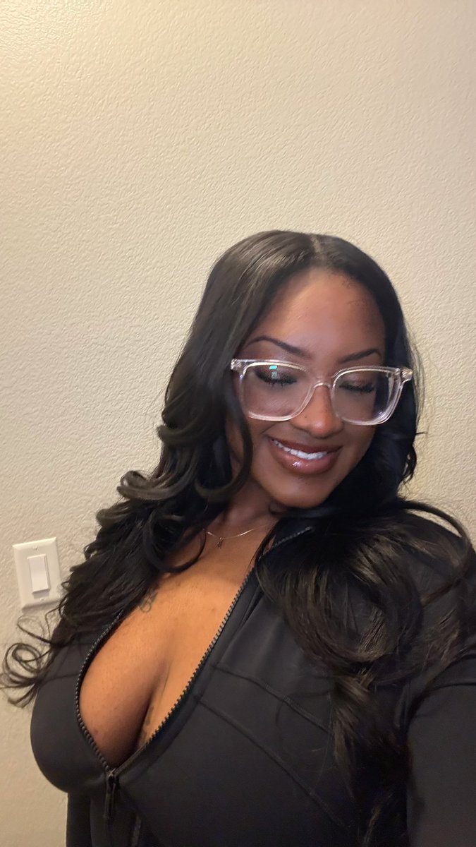 playboyli's tweet photo. hope im still sexy in my 30s https://t.co/DzEAcc1c6o