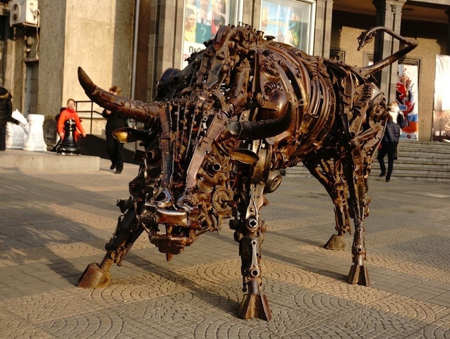 ztcvm13878837's tweet photo. Turning scrap metal into raw power. 🐂⚙️ The detail on this metal bull sculpture is incredible! #ScrapArt #MetalSculpture #PublicArt #StreetArt https://t.co/t5L1VXTi13