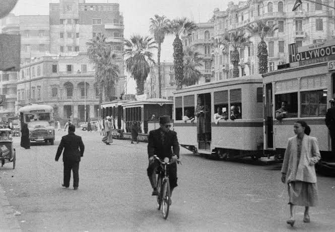 omar_dddg's tweet photo. Egypt and India must be the 2 countries with most wasted potential ever.

Both adopted industrialisation too fast with 0 planning, 2 civilisations ruined by libertarian policy

Cairo in 1925 was voted the most beautiful and cleanest city in the world. https://t.co/UBK8rPX5xX