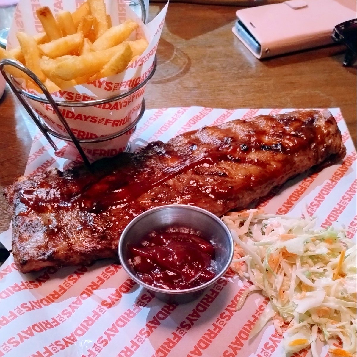 EdieMaar's tweet photo. Had to get the ribs today https://t.co/p2qQOGHQCq