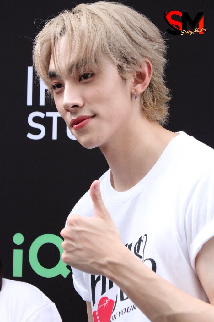 StoryMediaTH's tweet photo. “ดีแลนด์ - เดโชชัย ธิติอภิธาน”งานบวงสรวงซีรีส์ iQIYI Original "Hook Your Heart ศึกวันชิงใจ"
#HookYourHeart #ศึกวันชิงใจ #IronStudio
#iQIYIOriginal #iQIYI #ดีแลนด์ชอน
#ShawnChawitkan #Delanddechochai https://t.co/WwX2N9z35n