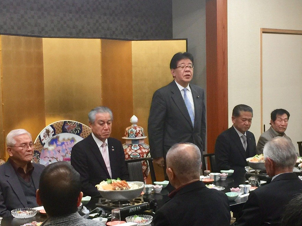 ch45kkk43421's tweet photo. あららー💦皆様見て見てー拡散してー❗️
高市早苗との面会に参加した熊本県氷川町の藤本一臣町長が自民党金子恭之国土交通大臣の後援会長じゃない・・・金子恭之のホームページやフェイスブックに事務所開きや選挙応援演説の写真までノってるわ♪　

https://t.co/iTuUd25s5r

https://t.co/iDvuKv62Jp https://t.co/rHMiNIi1Kw