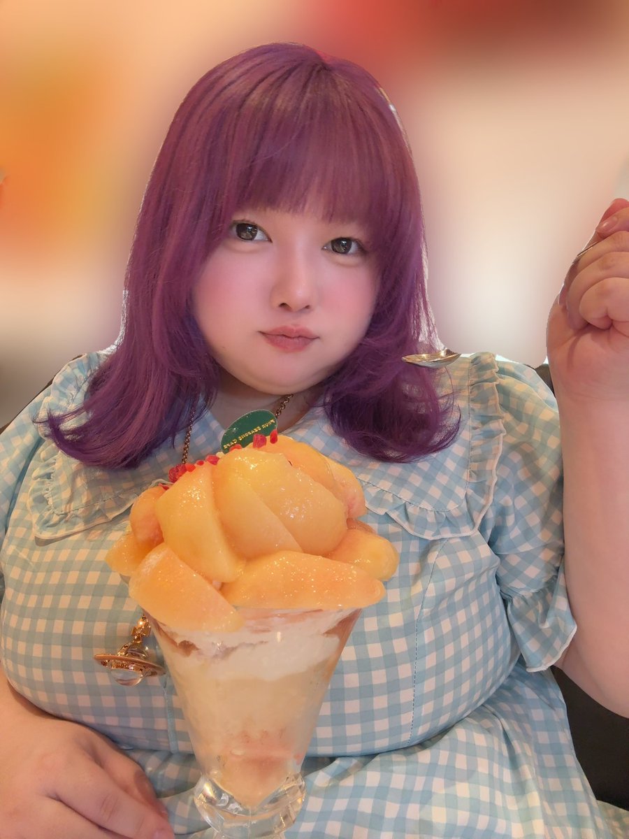 __renacha's tweet photo. 誕生日パフェしてきた🎶 https://t.co/B45zyMItYr