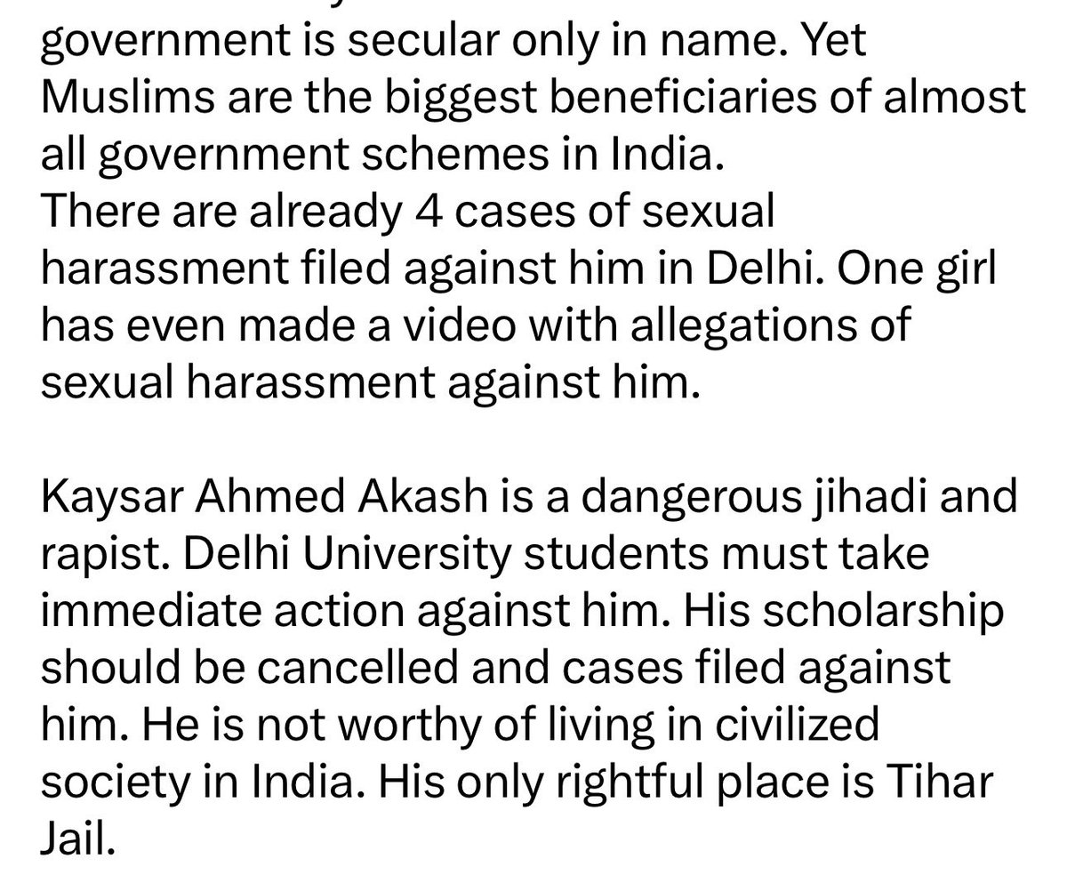 tathvamasi6's tweet photo. Requesting @DelhiPolice to look into this and take immediate action on this terrorist.

Provided FB links in reply. Check his WhatsApp chats. Bengalis please translate.

Share maximum until it reaches authorities. @gupta_rekha ji. 🙏🏼🙏🏼 https://t.co/w6dvvQ3jtr