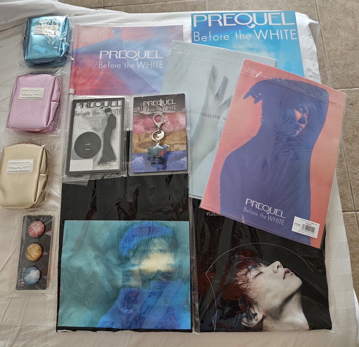 AB98959908's tweet photo. Once again, the asynchronicity of international Fanyu life...

In the middle of the excitement for the Winnie the Pooh collection, I just received the #PREQUEL goods 🥁🥁🎺🎺

I'm so emotional about Kaku-chan that I can't bring myself to open the package 🥹

#羽生結弦
#REALIVE https://t.co/UG8tMkcmgF