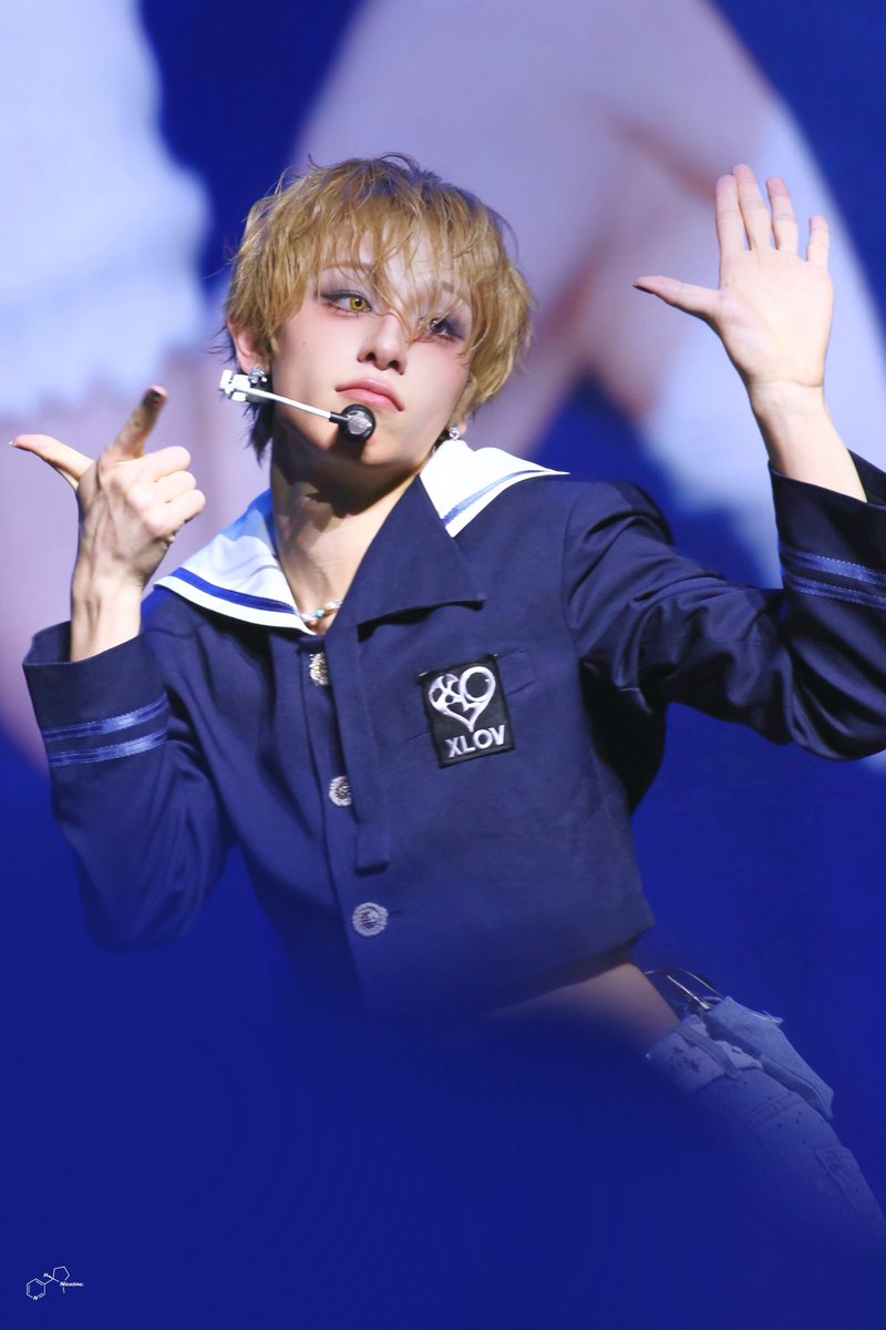 C10H14N2and's tweet photo. 260719 XLOV ASIA TOUR <Serving-X> IN SEOUL

#XLOV #엑스러브
#하루 #HARU https://t.co/jmAukq1AQ1