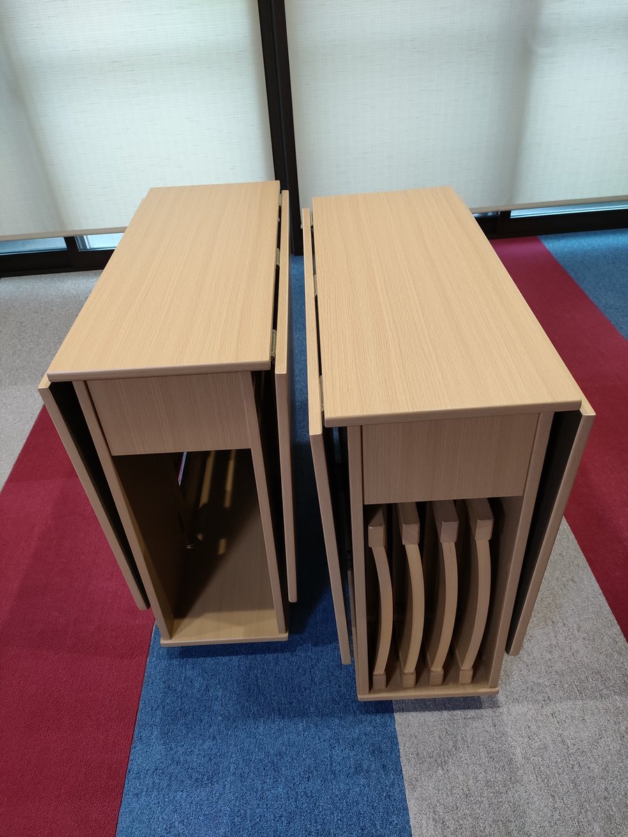 ADATS666's tweet photo. ボドゲ用テーブル組み立てた〜。
2つ合わせると1.4m✕1.6mになるので重ゲーにも充分対応出来るぜ！ https://t.co/Nctakuokbk