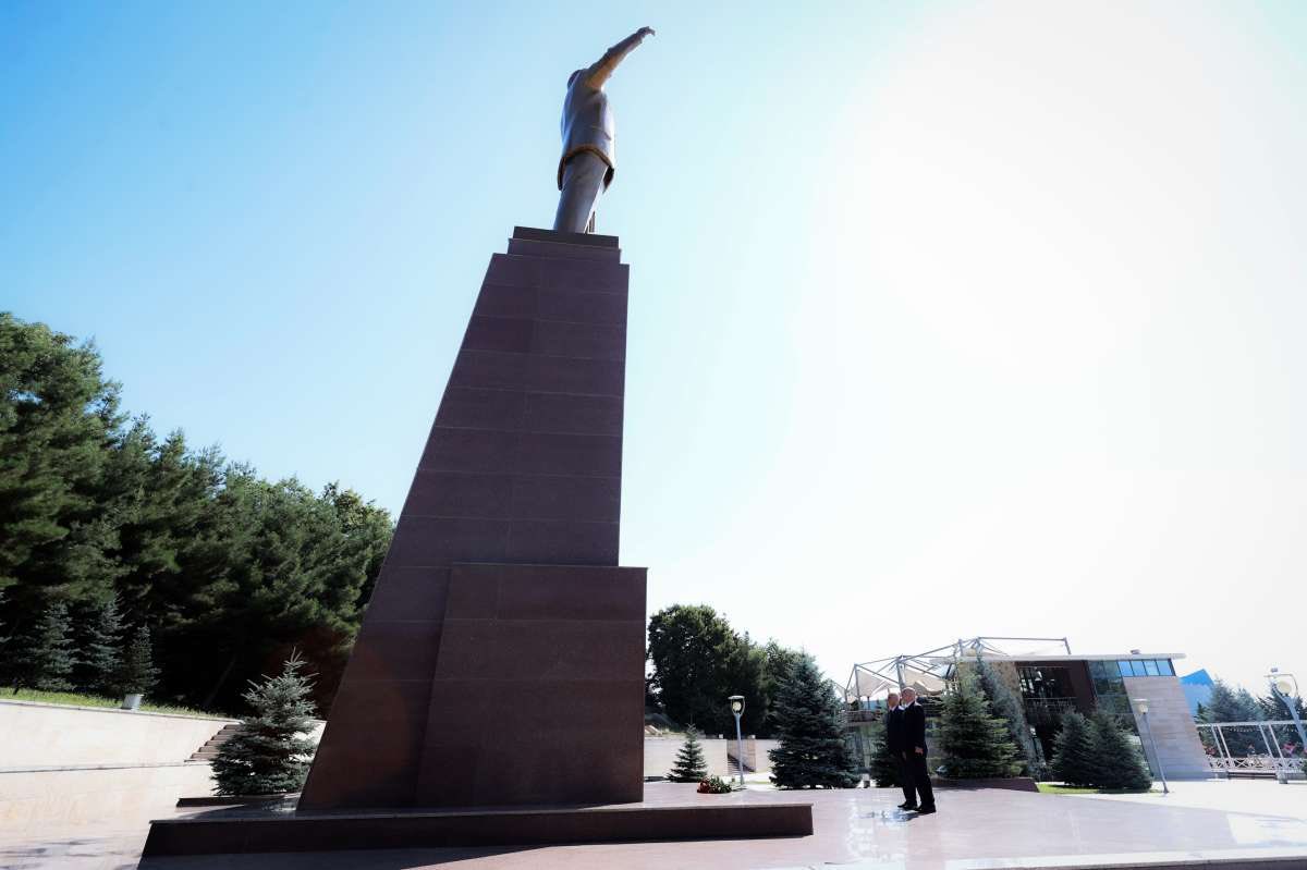 AzGomruk's tweet photo. Dövlət Gömrük Komitəsinin sədri Qusar şəhərində vətəndaşları qəbul edib

Ətraflı: https://t.co/fZeEidx9ZO https://t.co/tuwyJl7Ji4