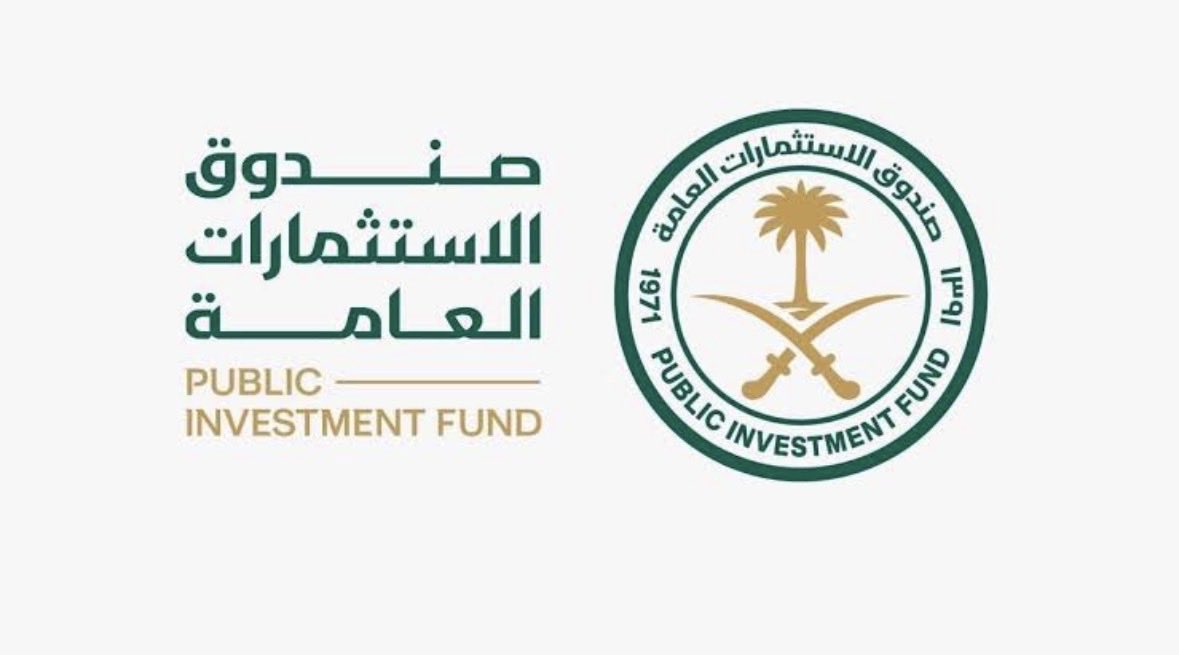 saadterad's tweet photo. إذا كانت الأندية السعودية تمثل الوطن في المحافل الخارجية ، فمن المنطقي أن يحظى كل نادي  مستحق بالدعم والتمكين لا أن تُفقد مكتسباته وتُستنزف عناصر قوته قبل استحقاقاته القارية.

والجماهير الرياضية بصفة عامة والأهلاوية بصفة خاصة تطالب شركة الأهلي و صندوق الاستثمارات العامة ووزارة الرياضة بالنظر إلى الأهلي باعتباره ممثلاً للوطن ، ويستحق أن تُهيأ له أسباب النجاح كما هُيئت لغيره من قبل لا أن يدخل منافساته وهو يخسر استقراره الفني وعناصر قوته.

ما حدث مع أندية أخرى من تذليل للصعاب وتمكين لخدمة سمعة الكرة السعودية كان محل تقدير ، والأهلي لا يقل عنها حقاً ولا استحقاقاً ، بل هو نادي سعودي يحمل راية الوطن أيضاً .

أما إن كان هناك من لا يروق له نجاح الأهلي فهذه وجهة نظره لكنها لا ينبغي أن تنعكس على نادي يمثل المملكة في الخارج لأن مصلحة الوطن يجب أن تبقى فوق كل اعتبار .
