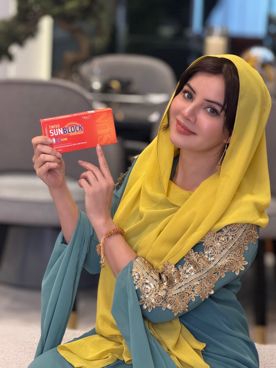 Rabipirzada's tweet photo. Haya by Rabi Tinted Sunblock SPF 65+
Apni skin ko dhoop ke nuqsanat se bachayein aur har din paayein natural glow. Lightweight formula, smooth finish aur daily protection—healthy skin ka perfect raaz!
#HayaByRabi #SunblockSPF65 #SkinCare #DailyProtection #HealthyGlow #SunProtection #GlowEveryday