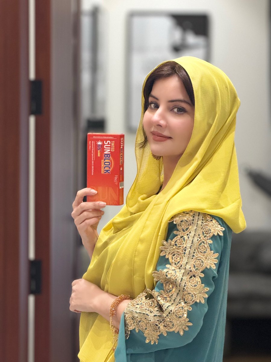 Rabipirzada's tweet photo. Haya by Rabi Tinted Sunblock SPF 65+
Apni skin ko dhoop ke nuqsanat se bachayein aur har din paayein natural glow. Lightweight formula, smooth finish aur daily protection—healthy skin ka perfect raaz!
#HayaByRabi #SunblockSPF65 #SkinCare #DailyProtection #HealthyGlow #SunProtection #GlowEveryday