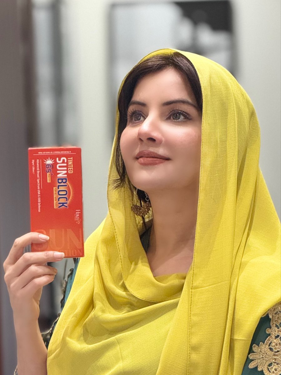 Rabipirzada's tweet photo. Haya by Rabi Tinted Sunblock SPF 65+
Apni skin ko dhoop ke nuqsanat se bachayein aur har din paayein natural glow. Lightweight formula, smooth finish aur daily protection—healthy skin ka perfect raaz!
#HayaByRabi #SunblockSPF65 #SkinCare #DailyProtection #HealthyGlow #SunProtection #GlowEveryday