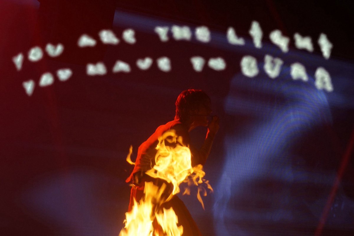 sipalingten's tweet photo. you are the light
you have to burn https://t.co/YRORowsY1M