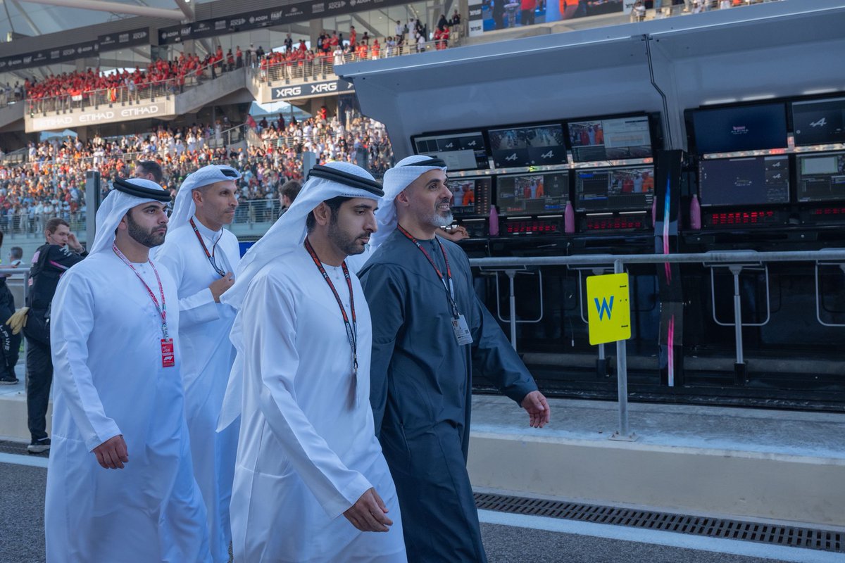 ae_wasl's tweet photo. "أبوظبي هي المكان المثالي لختام موسم الفورمولا 1، وما عندنا أي نية لتغييره".. 
كلمة الرئيس التنفيذي للفورمولا 1 ستيفانو دومينيكالي🏎️🇦🇪

والأرقام تثبت هالكلام ! جميع تذاكر جائزة أبوظبي الكبرى 2026 نفذت قبل 5 أشهر من موعدها‼️

و نسخة 2025 فسجلت أعلى حضور في تاريخ السباق بـ339 ألف زائر، بزيادة 7% عن العام اللي قبله، وكان 68% منهم من خارج الإمارات

أبوظبي مب مجرد محطة في البطولة.. صارت الختام اللي ينتظره جمهور الفورمولا 1 من حول العالم🔥