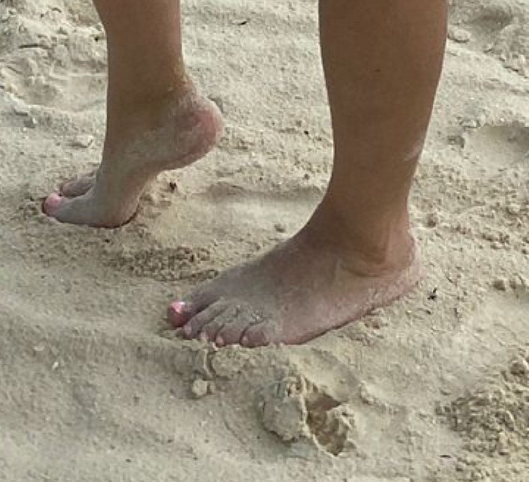 RubyBlaze24's tweet photo. ❤️❤️For those who truly appreciate beautiful feet. 👣🩷 https://t.co/8P2zrBDNPG