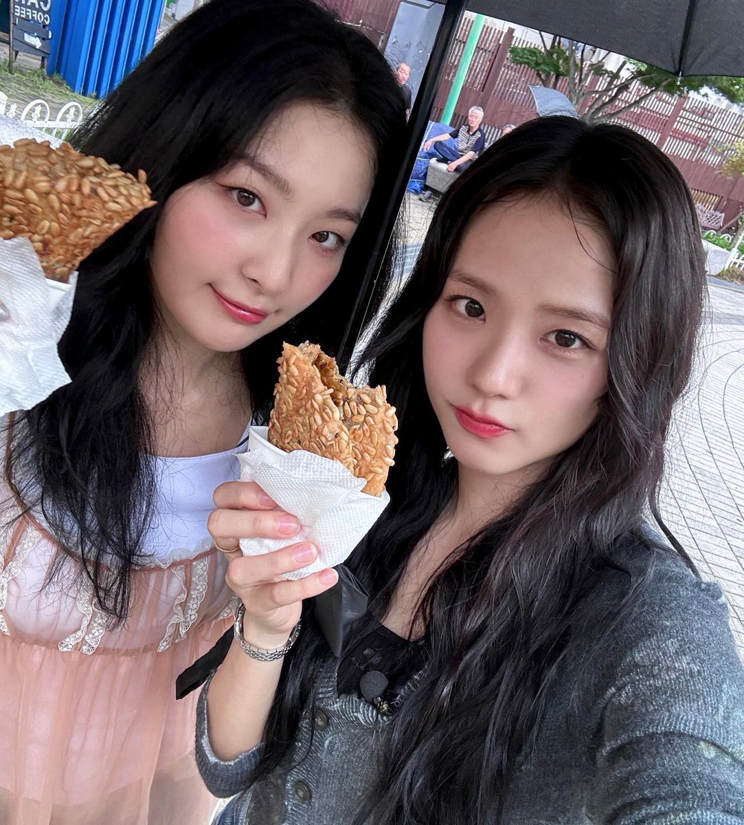 SG210S2's tweet photo. 곰의 토끼 컬렉션 https://t.co/HSbam9kURh