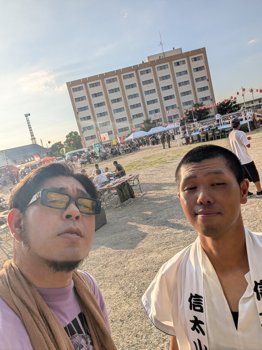 GarimondInada's tweet photo. 2倍払うマンの息子の晴れ姿を見に来たやで https://t.co/j0RWQvb1pF