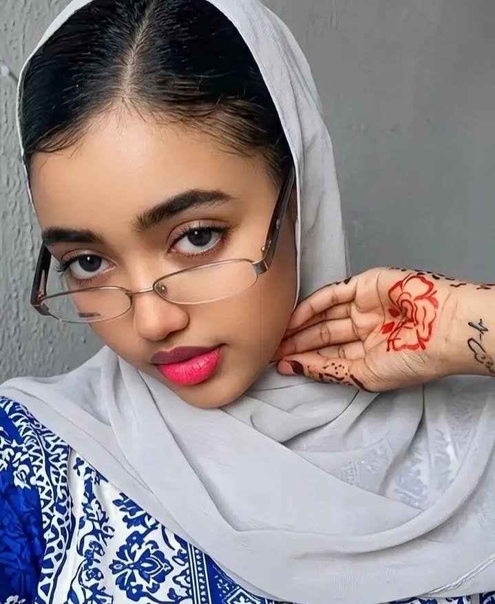 Zalihayq's tweet photo. I need a poor boyfriend any One?💔 https://t.co/1GKMAnk3l8