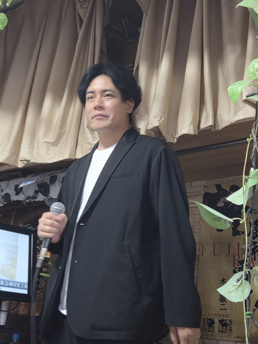 HIROMI31438886's tweet photo. ＃木村徹二
岡山キャンペーン
8/4岡山市中区歌笑さん
店内いっぱいのお客さんでした

二代目
アメリカ橋
雪唄
太陽
風神雷神
暑い中ツーショットは野外で😅
珍しい良い思い出😊 https://t.co/8vq6Kfh57I