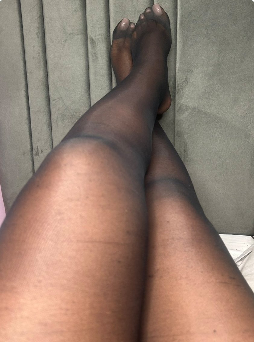 urqueen_tn's tweet photo. #Nylonfeetpassion
#feetfetısh #feetworshi̇p #nylonfetısh #arab #domination 
#tunisienne👇👇👇❤️‍🩹 https://t.co/Sg0uFUSsfo
