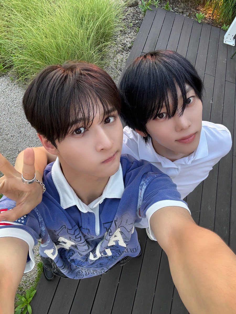 _AMPERSANDONE_'s tweet photo. This is 캠카롱~ 💙🤍

#앰퍼샌드원 #AMPERSANDONE
#마카야 #MACKIAH https://t.co/RGqFrOPaQ9