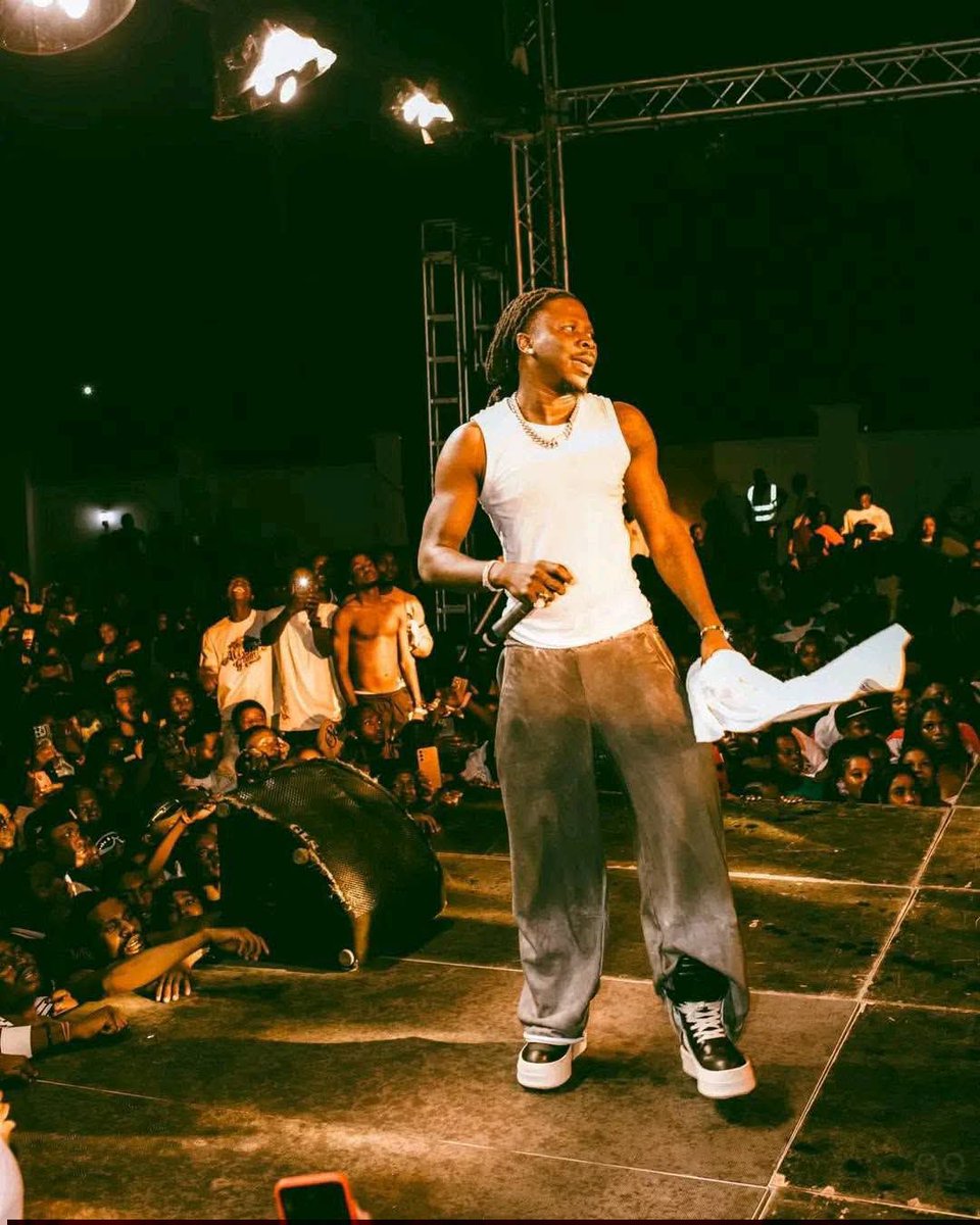Destylishai's tweet photo. We don't fake sold outs, when your fundamentals are weak the system will expose you.learn from stonebwoy he is a good mentor 

Don't forget to grab your tickets for bhim fest London, show up let's vibe together https://t.co/ut7MZ9AxMu