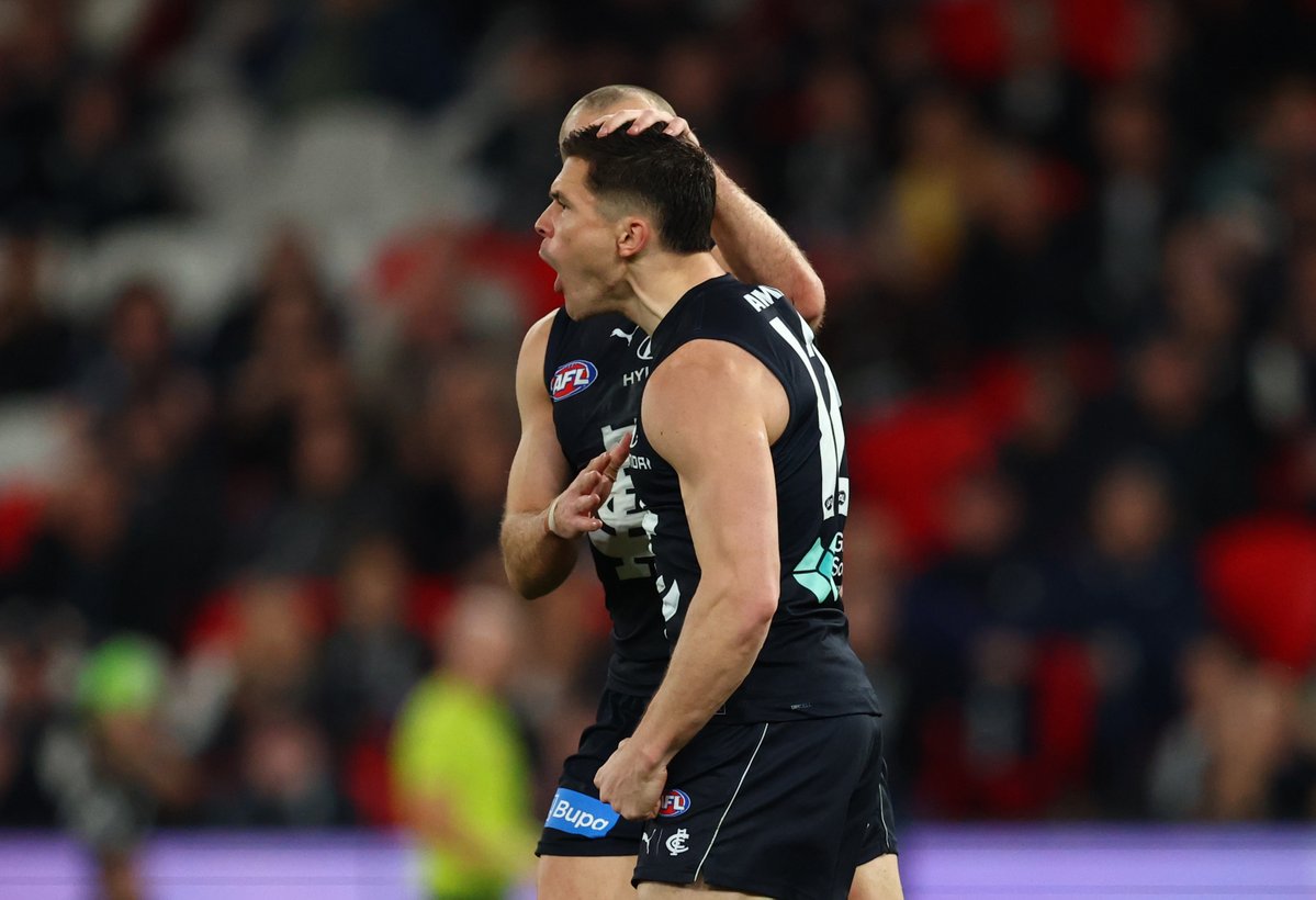 SENSportsday's tweet photo. "Will Hayward is having the second best season in his career."

"Ollie Florent is having the best season of his career." 

"Ben Ainsworth is averaging 18 disposals and a goal a game."

- Daniel Hoyne praises Nick Austin for the recruits in 2026 

#AFL https://t.co/sqkp2C4rAc