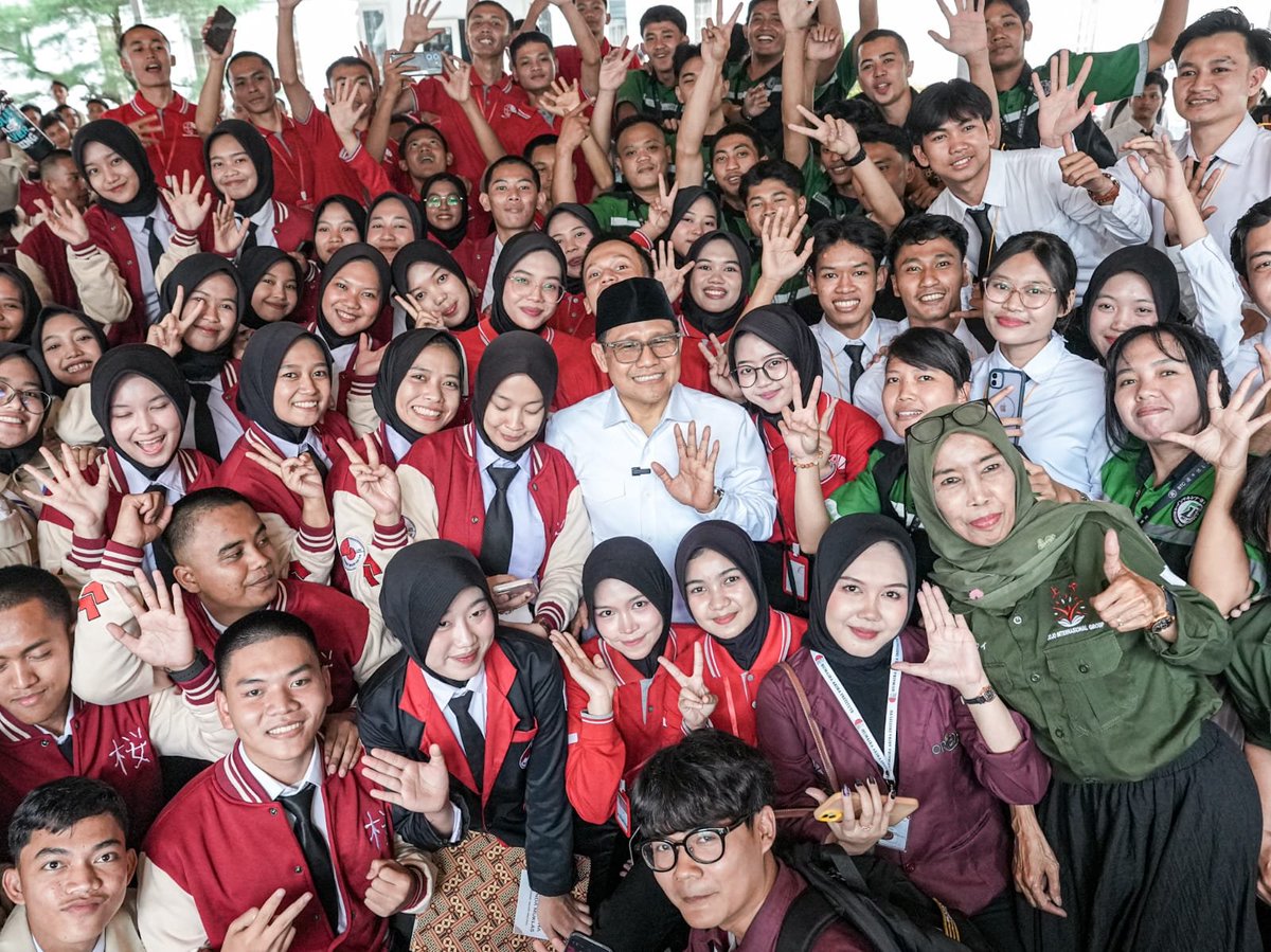 kemenkopmRI's tweet photo. Menko @cakimiNOW: Jepang Percaya Pekerja Indonesia, Kini Saatnya Siapkan Talenta Kelas Dunia

https://t.co/9xxgj7Vz2A https://t.co/2yNVMxXsxK