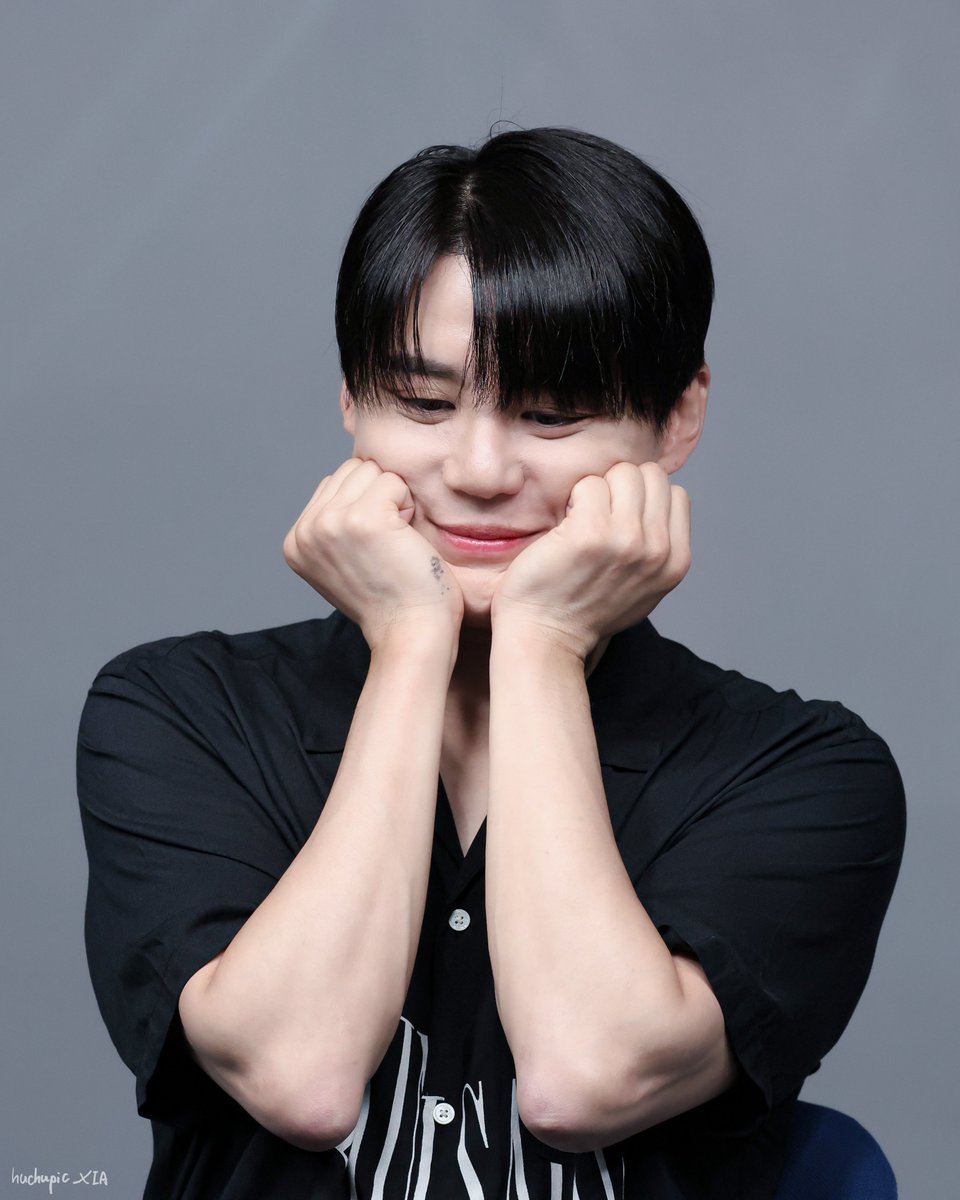 huchupic_XIA's tweet photo. 260802 사운드웨이브 대면팬싸

#김준수 #xia #金俊秀 #ジュンス https://t.co/zph3tzrc32