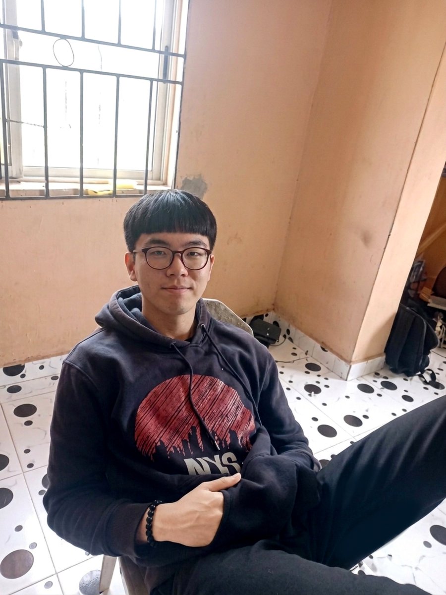 defikyne's tweet photo. Good morning from this unemployed graduate.

I need a job.

If you know of any openings or opportunities, please link me up.

Haters will say this is AI. https://t.co/K4MgLhbB1C
