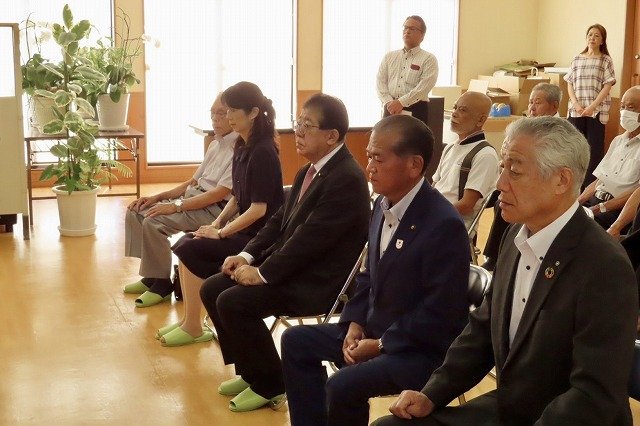 ch45kkk43421's tweet photo. あららー💦皆様見て見てー拡散してー❗️
高市早苗との面会に参加した熊本県氷川町の藤本一臣町長が自民党金子恭之国土交通大臣の後援会長じゃない・・・金子恭之のホームページやフェイスブックに事務所開きや選挙応援演説の写真までノってるわ♪　

https://t.co/iTuUd25s5r

https://t.co/iDvuKv62Jp https://t.co/LPImmitLuI