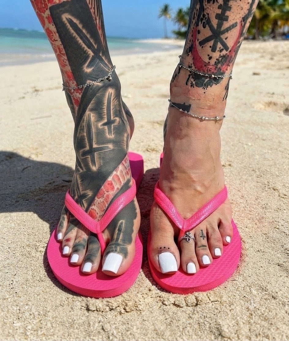 prettyalienfeet's tweet photo. @Tweety_Feet https://t.co/4EHjOE4Cfr