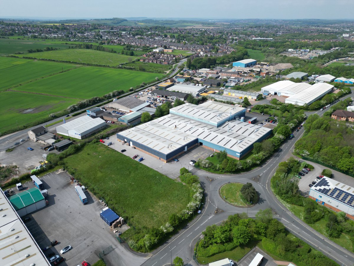 ParagonCarpets's tweet photo. Every Paragon carpet tile begins its journey here, proudly manufactured in the UK.

With one of Europe's lowest-emission carpet tile manufacturing sites and a commitment to recycled materials and zero landfill waste, it's a factory shaping the future of commercial flooring. https://t.co/mkziVg7Ha3