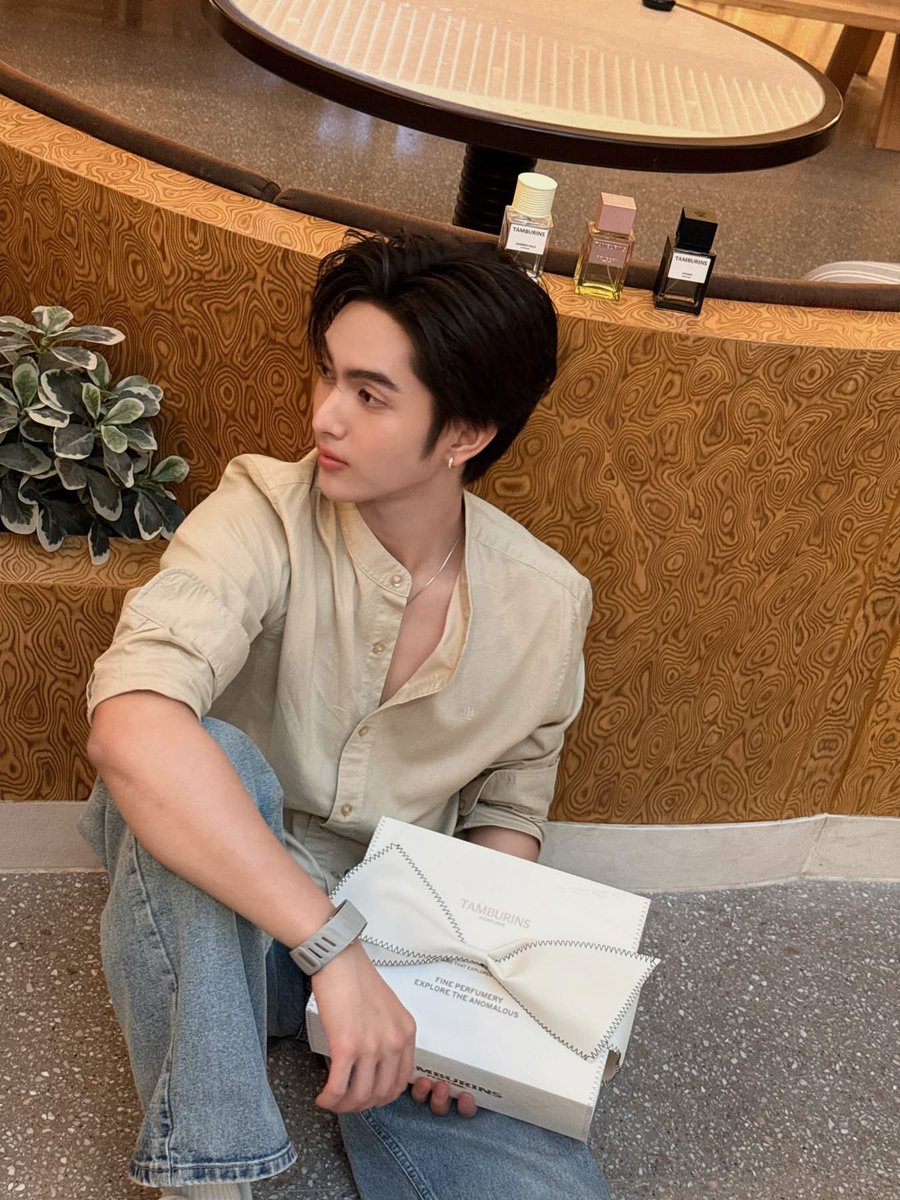 CeeuNani's tweet photo. หุ่นเอย หน้าเอย น้ำหอมอีก หล่อสะใจแม่มากๆๆๆ

TAMBURINS x COPPER BUS

#TAMBURINS
#TAMBURINSPERFUME
#COPPERdechawat https://t.co/QxtzLzjcyF