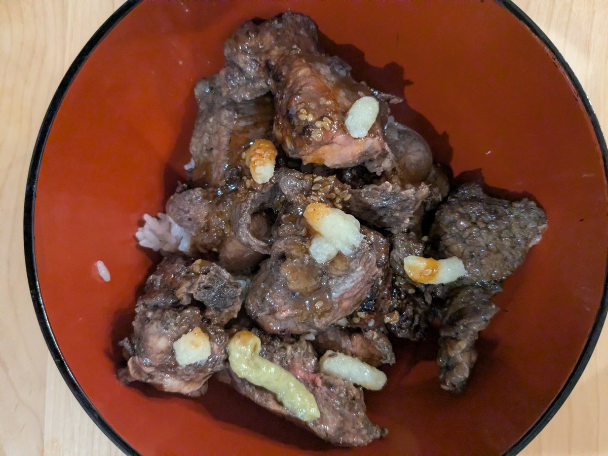ia04306's tweet photo. ステーキ丼食べました https://t.co/UIyv9FPu10
