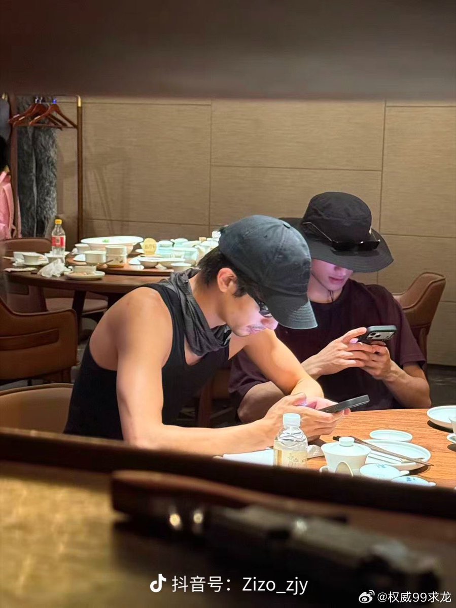 mylilbabyj's tweet photo. กุกรี้ดดดดดดดดดดดดดดดดด กะโหลกดาราของแท้อะ555555555 หนวดเฟิ้มเสื้อผ้าแม่งเหมือนคนธรรมดาแต่ไม่ธรรมดาสุดๆ ฮอตซัมเมอร์ๆๆๆๆๆๆๆมากกกกกกกกก https://t.co/emIc2Ci7BF