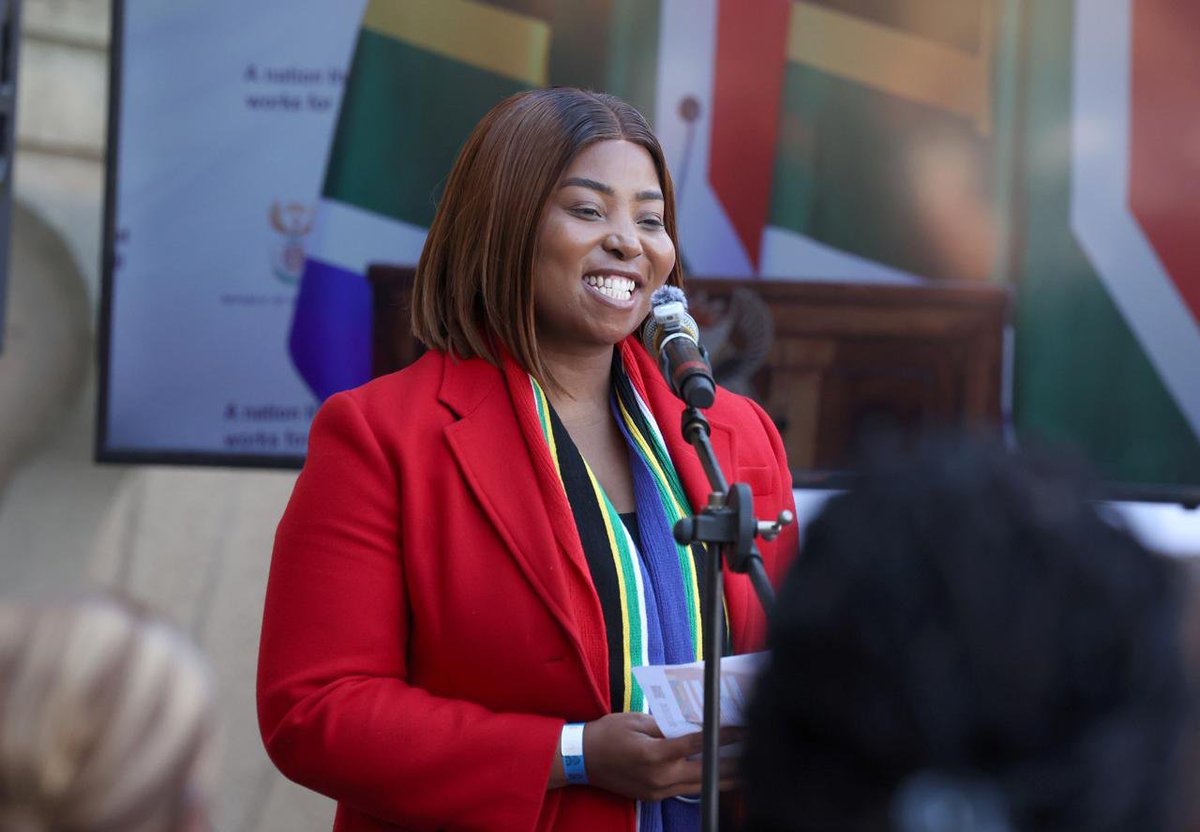 GovernmentZA's tweet photo. Photos| Presidency and Charlotte Mannya-Maxeke Institute unveil International Portraits of Power.

#EmpoweredWomenEmpowerNations #WomensMonth2026 #GovZAUpdates #MilestonesofFreedom https://t.co/wRmLUEzlGt