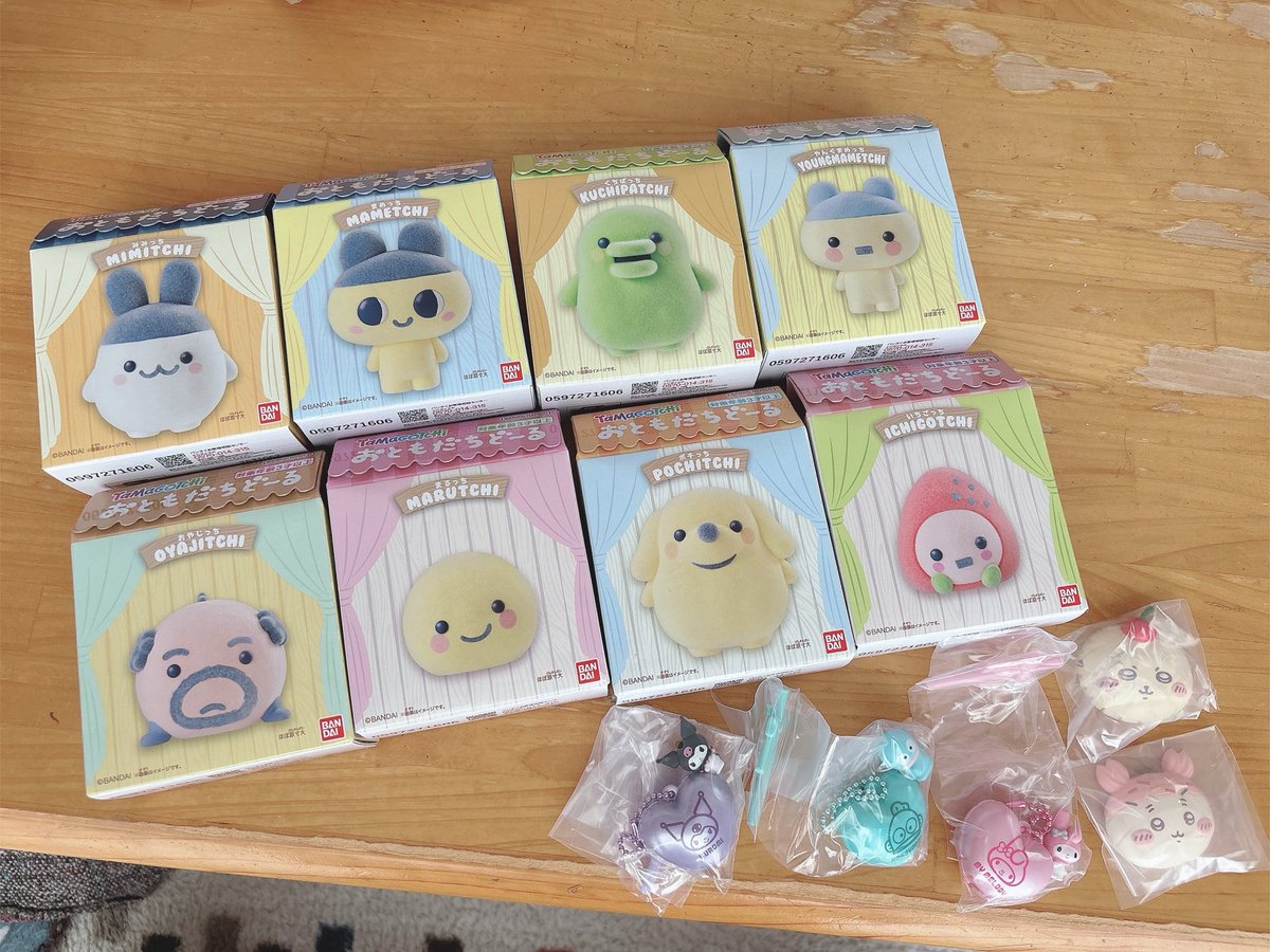 mimisuke_cb66's tweet photo. たまごっちのおともだちどーるも売ってたから全種購入〜✨
お菓子売り場にあったちいかわホイップマグ&amp;サンリオバルーンポップチャームもゲット👌買う予定なかったのに急な出費… https://t.co/oibTlCOQOC
