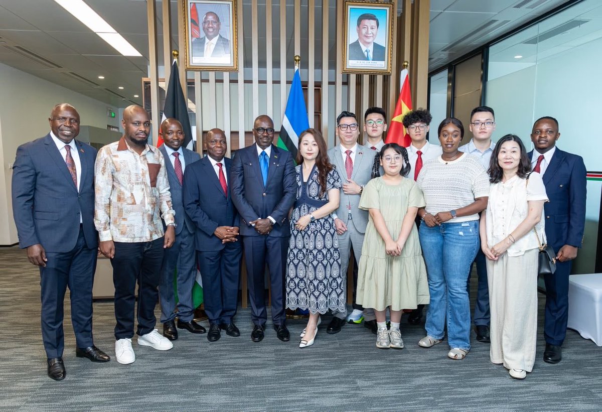 SingoeiAKorir's tweet photo. I was honored to officiate the inauguration of the Consulate General of the Republic of Kenya in Guangzhou. I was joined by Ambassador Willy Bett, Consul General James Muhati, senior officials from the Foreign Affairs Office of the Guangdong Provincial People's Government, Heads of Consulate General, members of the business community, and leaders of
Kenya’s diaspora. 

The Consulate General's jurisdiction covering Guangdong, Fujian, Hainan Provinces and Guangxi Zhuang Autonomous Region, places it in a strategically important region. These provinces are home to vibrant manufacturing and technology ecosystems, major ports, global supply chains, innovation centres and rapidly growing consumer markets

The Consulate General in Guangzhou will bring consular services closer to Kenyans living and working in the region, while also facilitating services for Chinese partners engaged in bilateral trade and investment.
@ForeignOfficeKE
