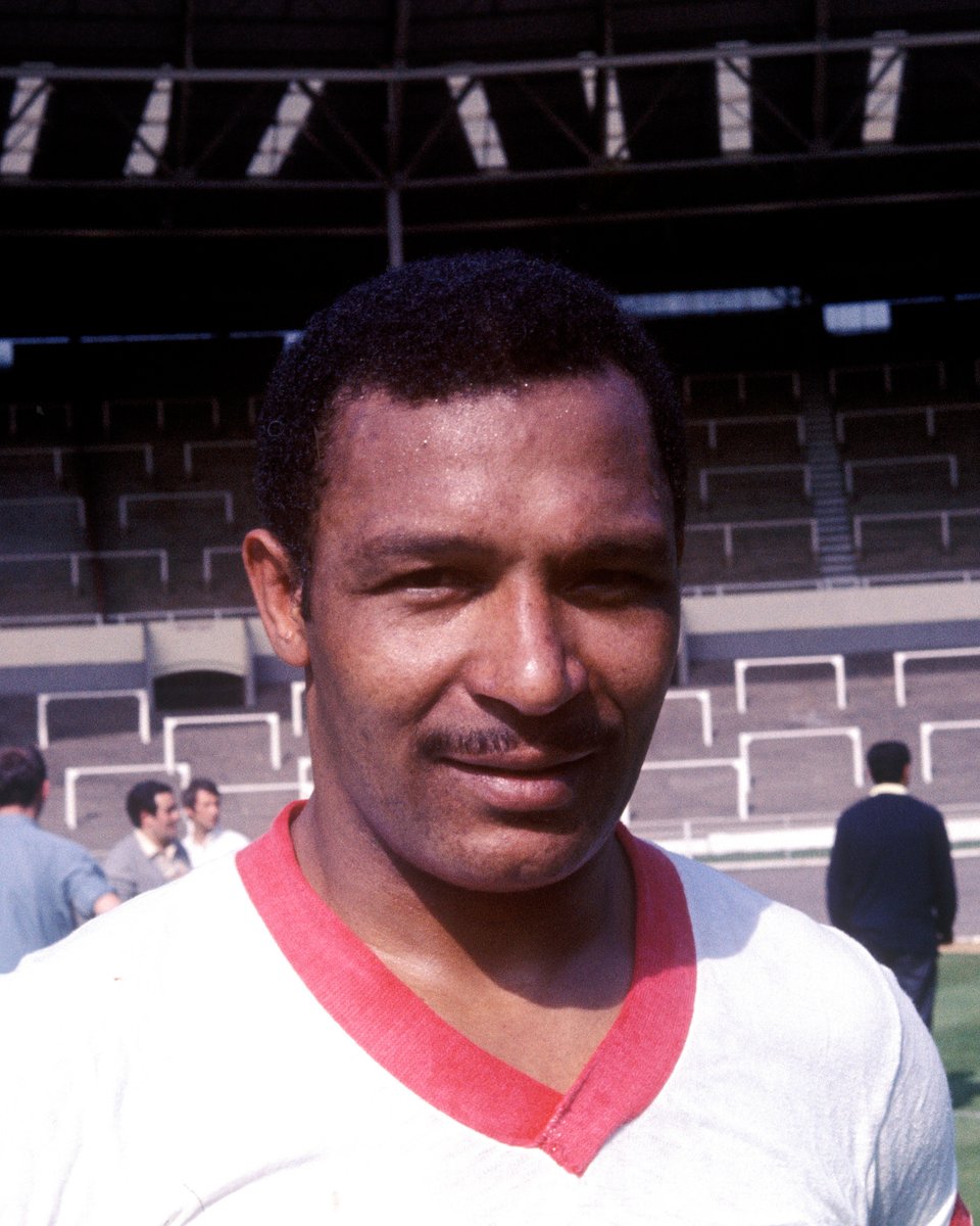 SLBenfica's tweet photo. Monstro Sagrado.

Mário Coluna faria hoje 91 anos. Eterna saudade, Capitão 🤍

#EPluribusUnum https://t.co/a0DVml69Sb