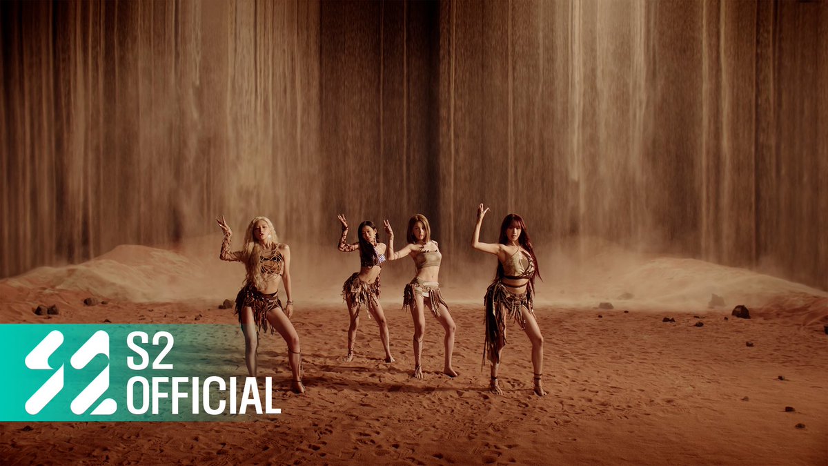 sozoung's tweet photo. https://t.co/i0V8fxlB8u ✴︎ chasing the sun and leaving everything else behind in the haze. we brought the ultimate summer energy to life on that scorching beach, moving wild and completely free under the lens. the wait is finally over, so go stream the MV of #SWEAT now! https://t.co/pzpfmn6TUG