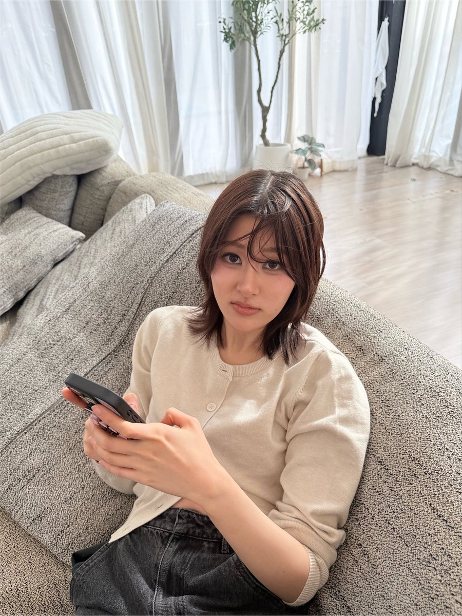 itspahnthitta's tweet photo. ชอบอันนี้กว่าทำไง https://t.co/os2b59Nq3l
