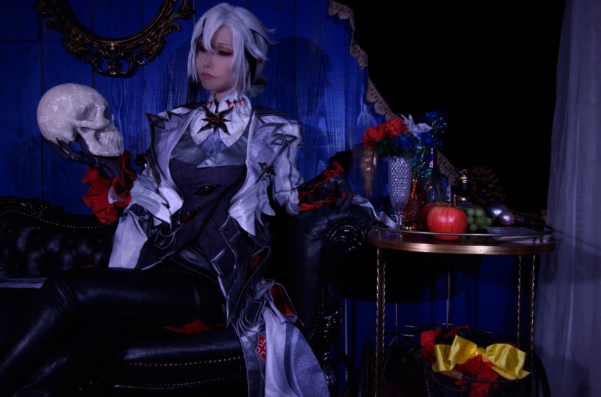 machi_08a's tweet photo. 【cosplay】

✦••┈┈┈••┈┈┈••✦

　Genshin Impact
　　The Knave
　　Arlecchino

✦••┈┈┈••┈┈┈••✦
Photo: @sanadayukimur15 さん✨
studio:@pinocassetta https://t.co/9Il2Ju6h2l